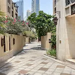 Blueground Reehan 7 Pool Courtyard Parking Dxb-1442