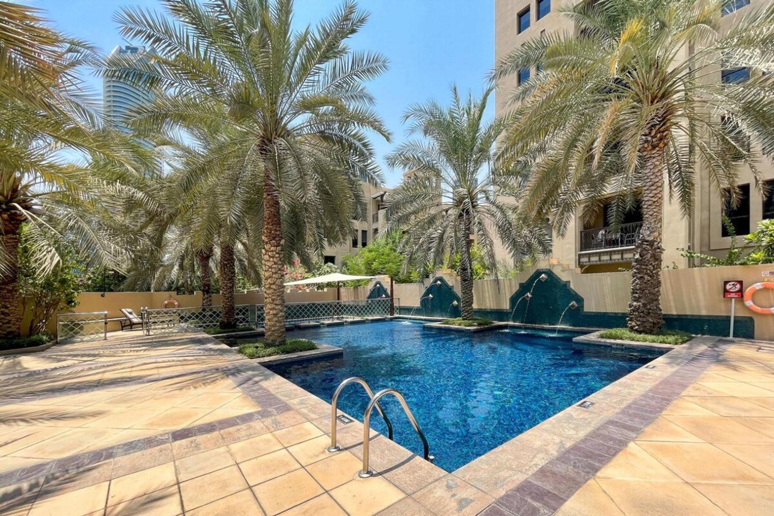Blueground Reehan 7 Pool Courtyard Parking Dxb-1442 Apartment Dubai
