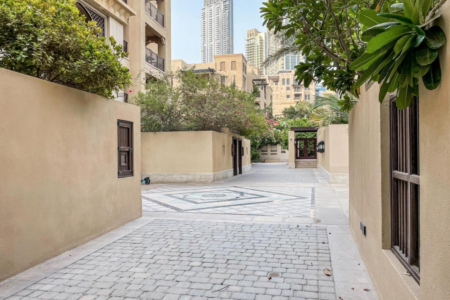 Blueground Reehan 7 Pool Courtyard Parking Dxb-1442 Apartment *
